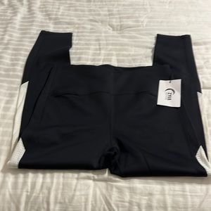 NWT Zyia active leggings